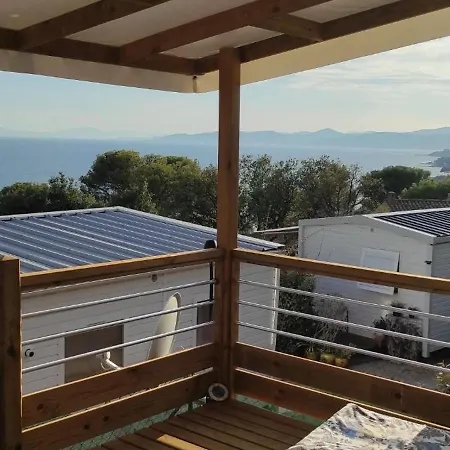 D'une A Raphael A 200 M De La Avec Vue Sur La Piscine Partagee Et Jardin Amenage