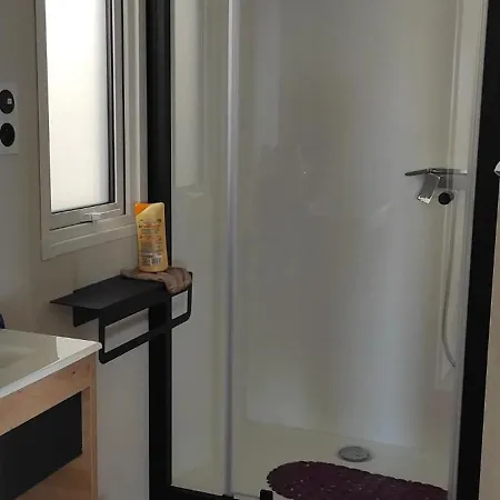 D'une A Raphael A 200 M De La Avec Vue Sur La Piscine Partagee Et Jardin Amenage Appartement