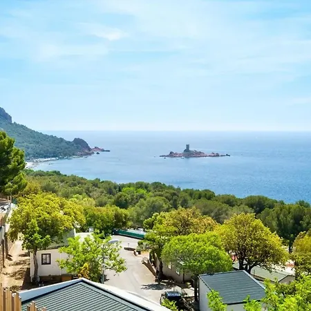 à Saint-raphaël * Saint-Raphaël